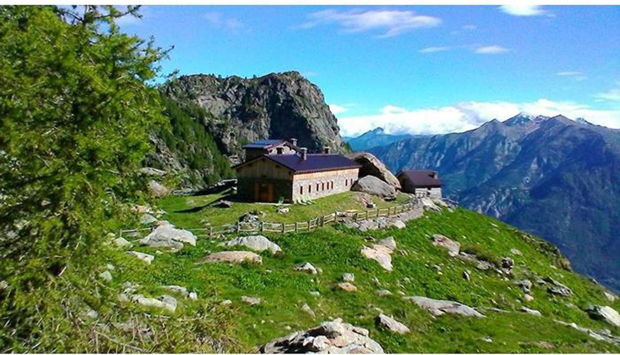 Rifugio Alpe Bonze Villa Donnaz Exterior photo